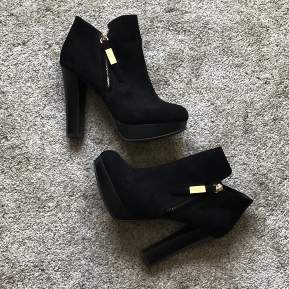 Black suede heels
